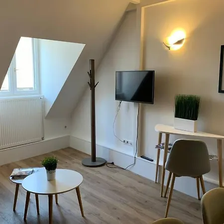 Ferienwohnung Le Cheval Bixio Beaune  Exterior foto